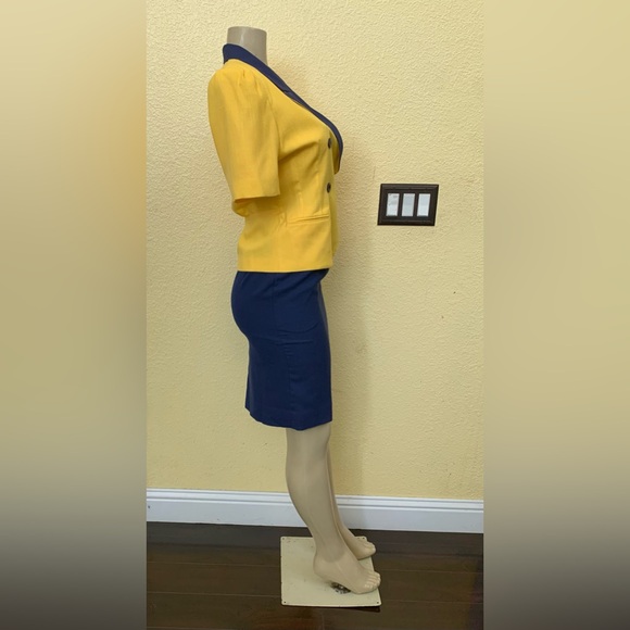 VTG Club 5’4” Petites Size 6P Yellow & Navy Blue Short Sleeve Skirt 2pc Suit Set - Picture 5 of 16